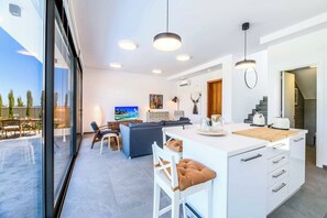Vila (3 Bedrooms) | Parte interna