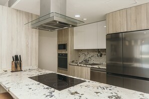 Fridge, microwave, oven, dishwasher