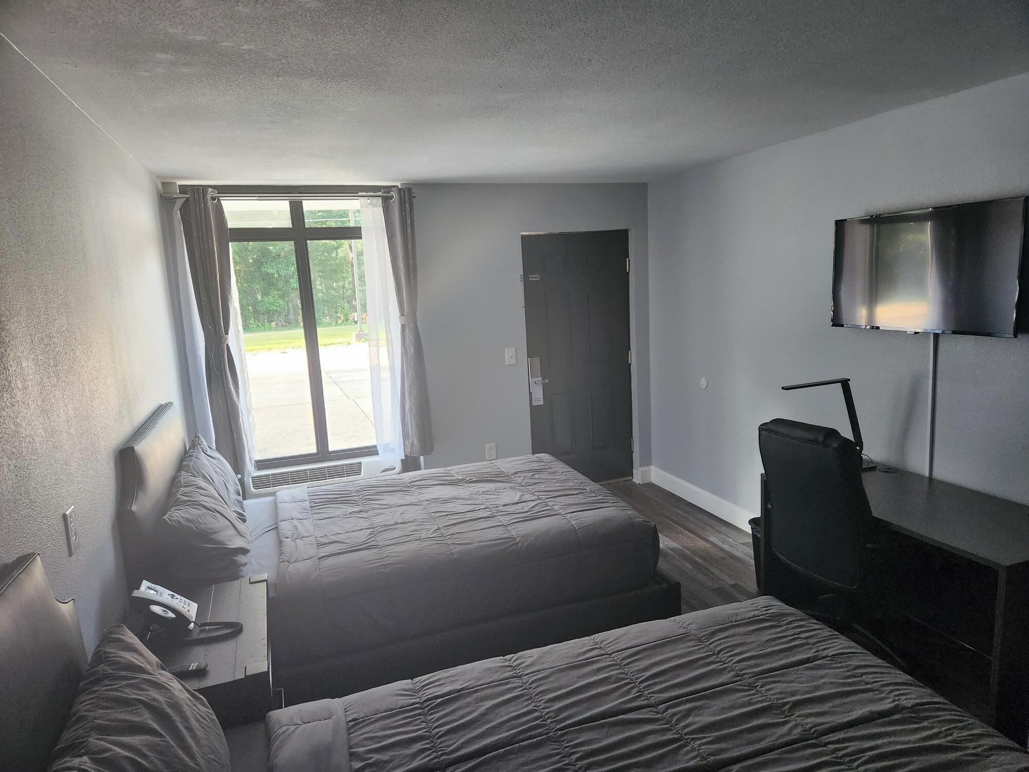 经济双人房 | 办公桌、笔记本电脑工作区、免费 WiFi、床单