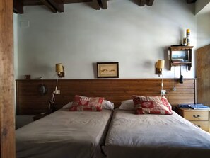 2 bedrooms, iron/ironing board, bed sheets - PEACE and TRANQUILITY (Eriste)