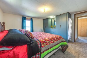 3 Schlafzimmer, Bügeleisen/Bügelbrett, Reisekinderbett, WLAN