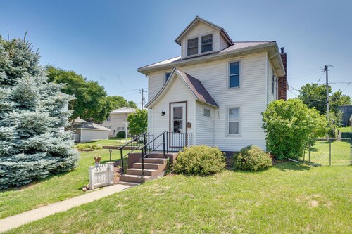 Cozy Iowa Getaway w/ Patio & Fenced-In Yard!
