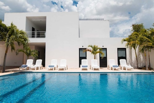 Hotel & Suites Yuca Ville