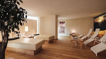 Sauna, steam room