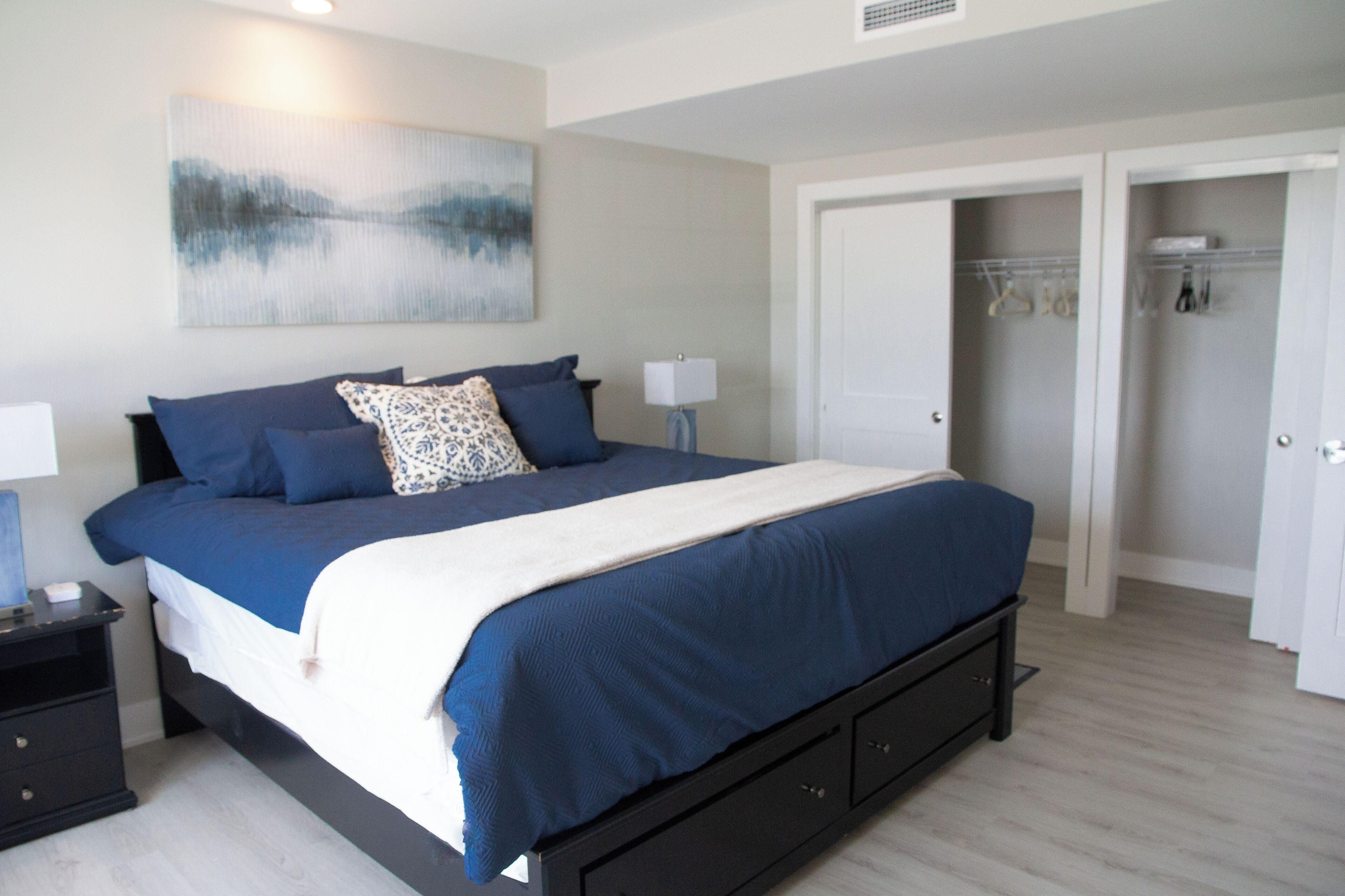 2 多间卧室、熨斗/熨衣板、WiFi、床单