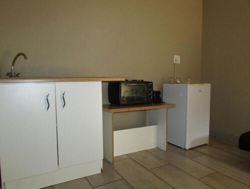 Enjoy Luxurious Rooms in Hammanskraal next to Dinokeng #2