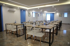 Esmorzar diari d'estil bufet (180 INR per persona)