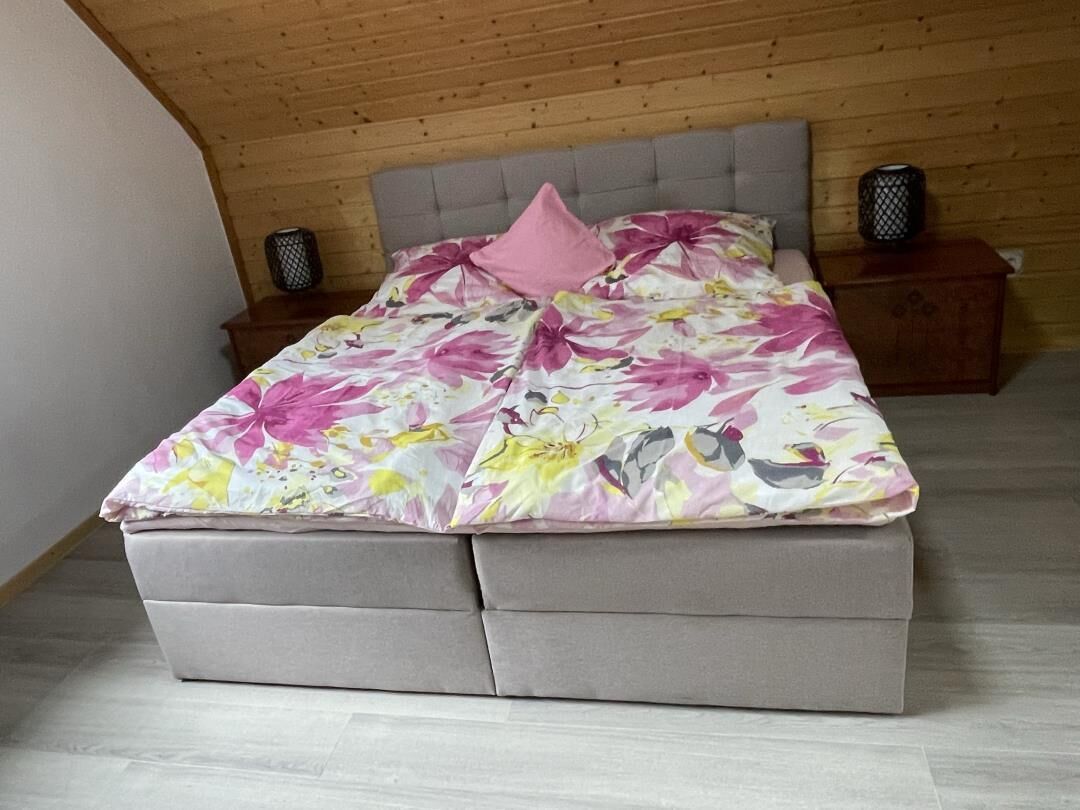 2 多间卧室、免费 WiFi、床单