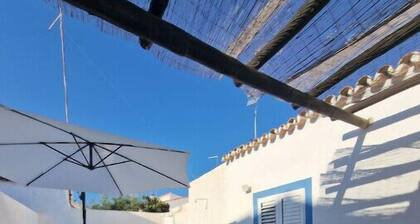 Beautiful Villa w/ Pool & Patio 5m from the Beach