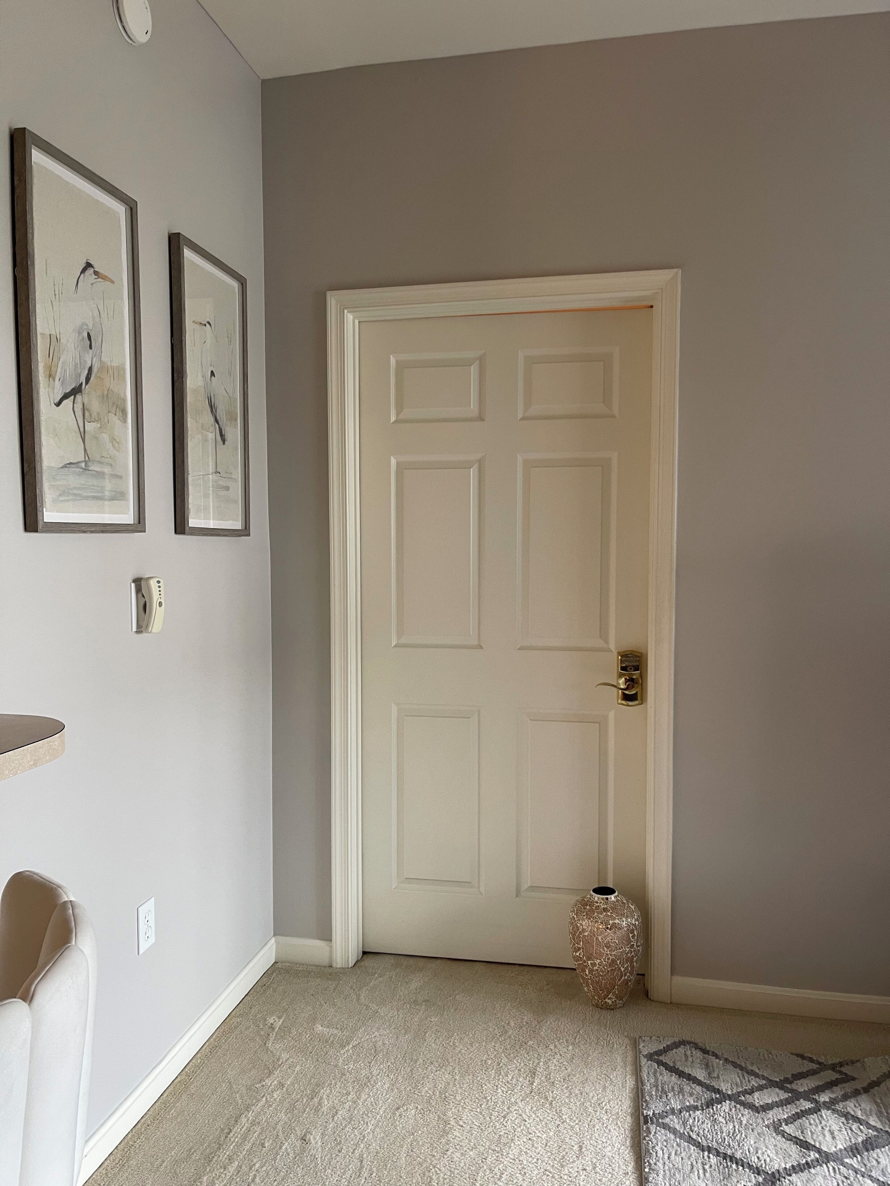 Cozy condo, 30 minutes away from the beach, outlets and boardwalk. 
