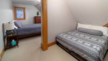 6 bedrooms, iron/ironing board, free WiFi, bed sheets