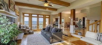 Huge Home & Studio-Hot Tub-Sauna-Pet Friendly-Amazing Views
