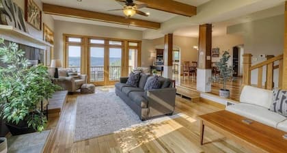 Huge Home & Studio-Hot Tub-Sauna-Pet Friendly-Amazing Views