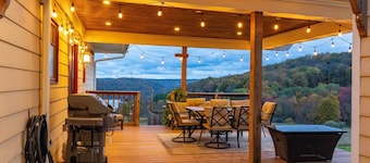 Huge Home & Studio-Hot Tub-Sauna-Pet Friendly-Amazing Views