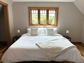 6 slaapkamers, een strijkplank/strijkijzer, wifi, beddengoed