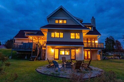 Huge Home & Studio-Hot Tub-Sauna-Pet Friendly-Amazing Views