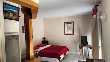 2 bedrooms, WiFi, bed sheets