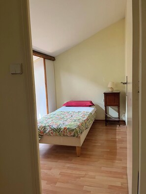 2 bedrooms, WiFi, bed sheets