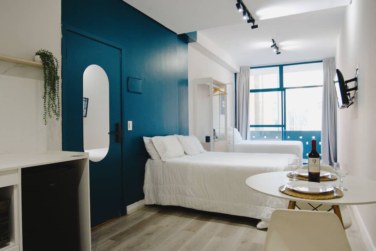 Deluxe Studio, 2 Double Beds (Estudio Deluxe Familia) | Premium bedding, desk, cribs (free), WiFi (free)