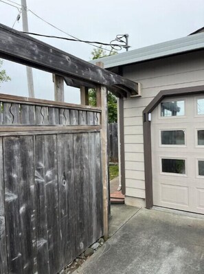 Exterior detail - The Bluff House ~Upgraded & Close to town II (McKinleyville)