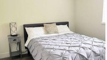 2 bedrooms, desk, free WiFi, bed sheets