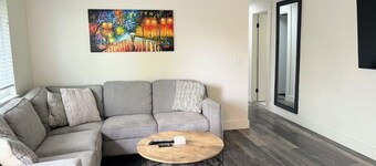 The Bluff House ~Upgraded & Close to town II