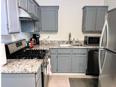 The Bluff House ~Upgraded & Close to town II