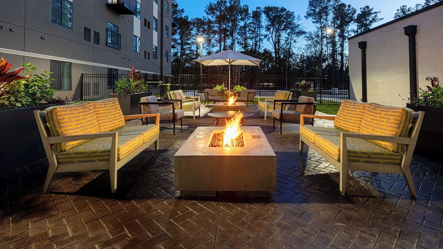 WaterWalk Extended Stay by Wyndham Jacksonville Deerwood Pk