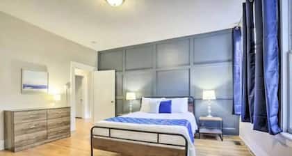 Centrally Located 1925 Historic 2BR Apartment