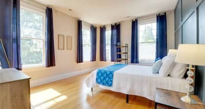 1925 Historic Raleigh Apt Close to Downtown!