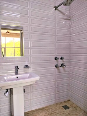 Bathroom - Shamim Residency Near Nizamuddin Dargah  (New Delhi)