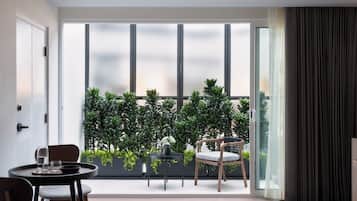 Suite, 1 Bedroom, Terrace (Atrium View) | 1 bedroom, premium bedding, down comforters, pillowtop beds