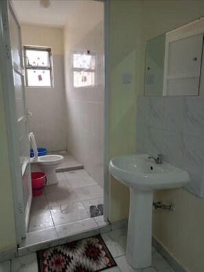 Handdukar, tvål och toalettpapper