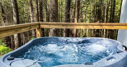 Trillium Tiny Home with Hottub - Pet Friendly