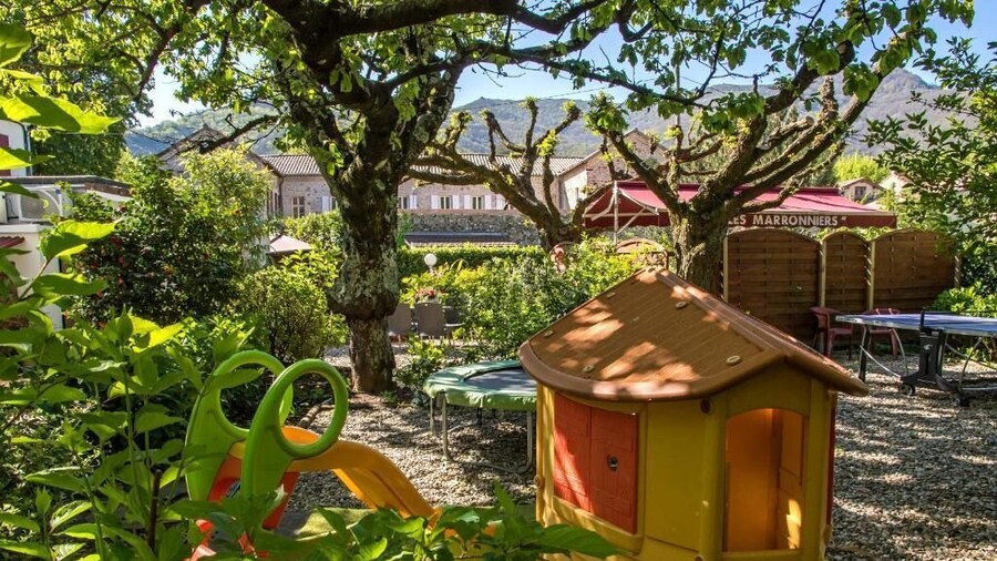 Hôtel Restaurant Les Marronniers
