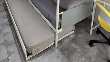 2 bedrooms, desk, iron/ironing board, free WiFi