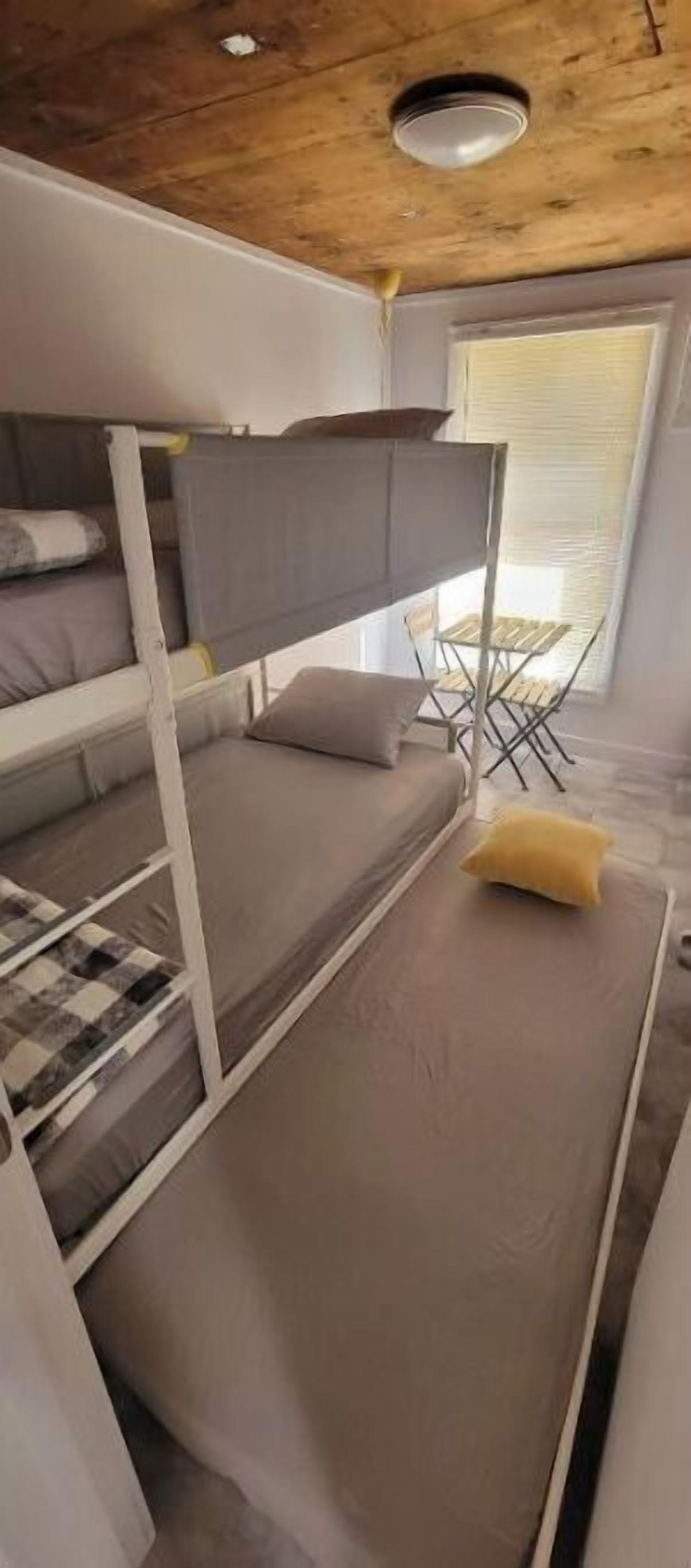 2 Schlafzimmer, Schreibtisch, Bügeleisen/Bügelbrett, kostenloses WLAN