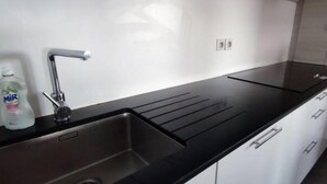 Uklassifisert bilde, 3 av 11, knapp