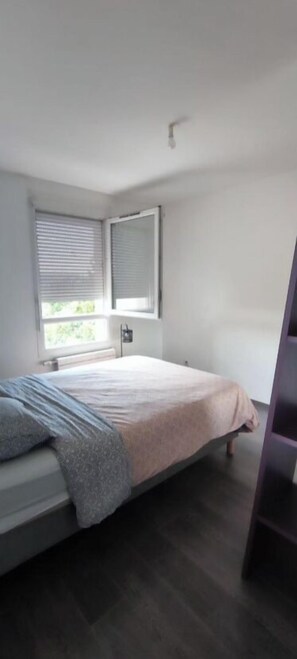 3 bedrooms, bed sheets, wheelchair access
