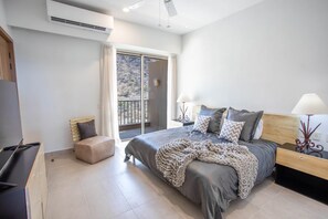 4 bedrooms, in-room safe, iron/ironing board, WiFi