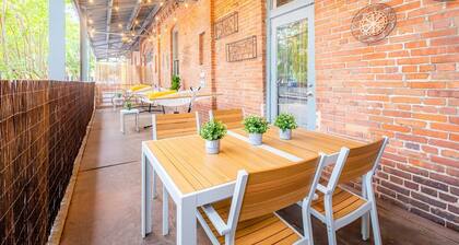 2 Bedroom Apartment with Large Patio, Hammocks