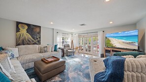 House, 4 Bedrooms | Living area