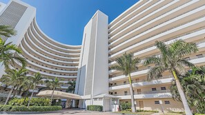 Condo, 2 Bedrooms | Exterior