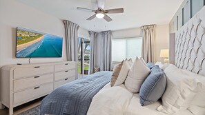 2 bedrooms, laptop workspace, iron/ironing board, free WiFi - Beach Way Getaway 2 Bedroom Condo by RedAwning (Siesta Key)