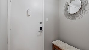 Condo, 2 quartos | Entrada (vista interna)
