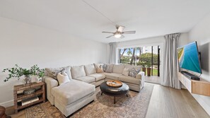 Living area - Beach Way Getaway 2 Bedroom Condo by RedAwning (Siesta Key)