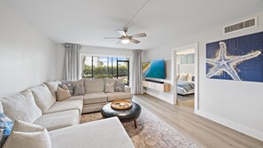 Leilighet, 2 soverom | Oppholdsområde | Smart-TV