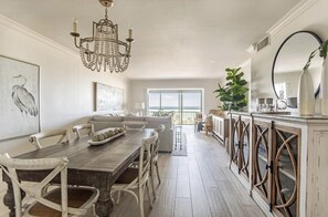 Dining - Midnight Cove Escape 2 Bedroom Condo by Redawning (Siesta Key)