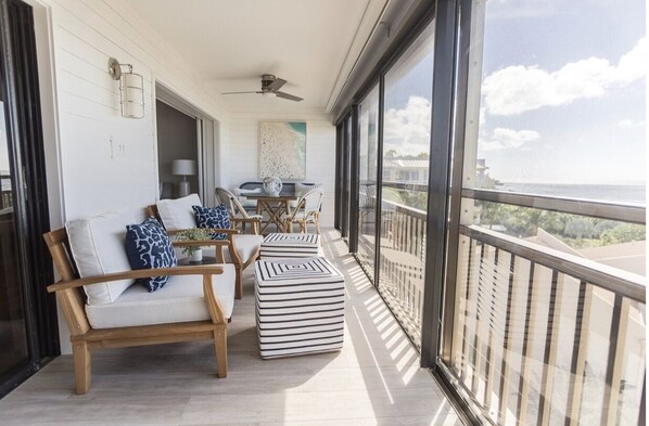 Condo, 2 Bedrooms | Property grounds