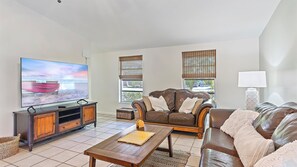 Ferienhaus, 2 Schlafzimmer | Wohnbereich | Smart-TV